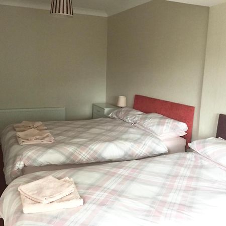 Large 4 Bedroom Home In Boston Spa Village In-Between York, Harrogate And Leeds, Sleeps 9 Exteriér fotografie