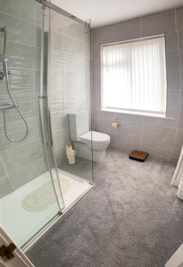 Large 4 Bedroom Home In Boston Spa Village In-Between York, Harrogate And Leeds, Sleeps 9 Exteriér fotografie