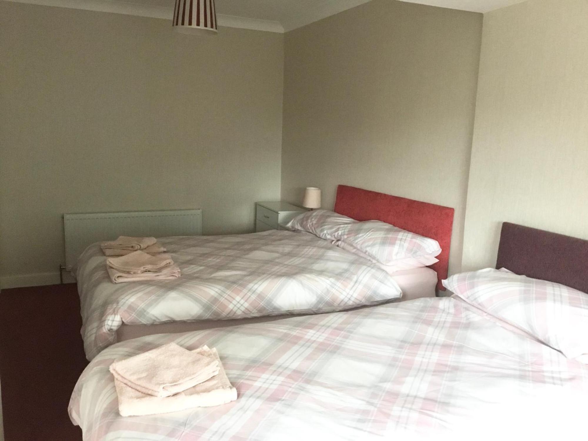 Large 4 Bedroom Home In Boston Spa Village In-Between York, Harrogate And Leeds, Sleeps 9 Exteriér fotografie